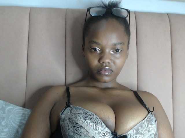 Curvy-maxy9