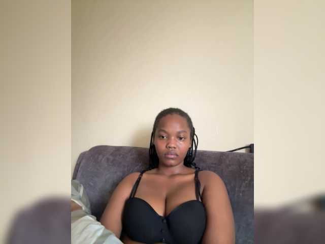 Busty-princess1 live webcam show