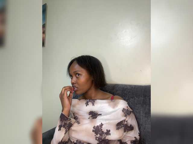Curvy-maxy9 live cam on BongaCams