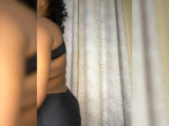 Curvy-maxy9 live cam on BongaCams