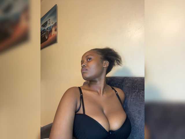 Busty-princess1