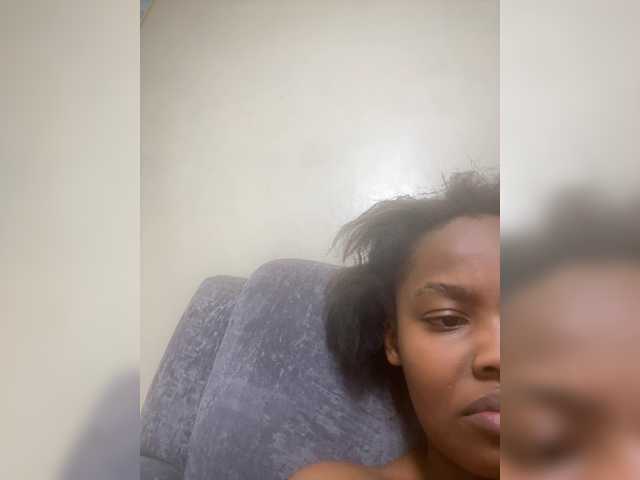 Curvy-maxy9 live cam on BongaCams