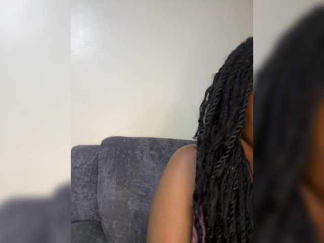Curvy-maxy9 live cam on BongaCams