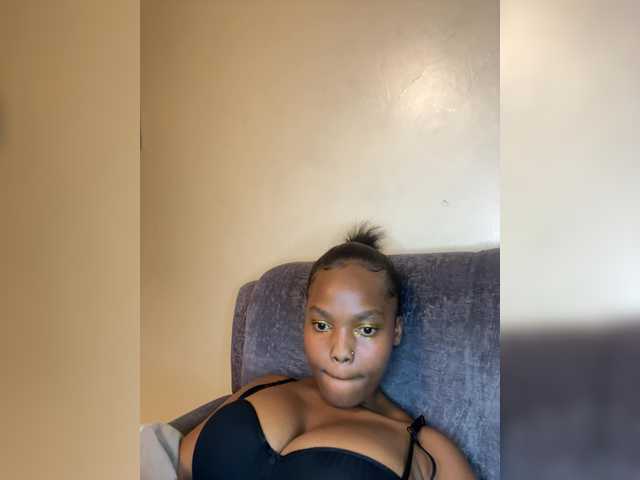 Curvy-maxy9