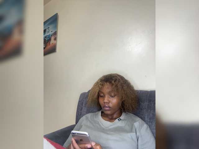 Curvy-maxy9 live cam on BongaCams