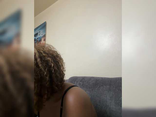Curvy-maxy9 live cam on BongaCams