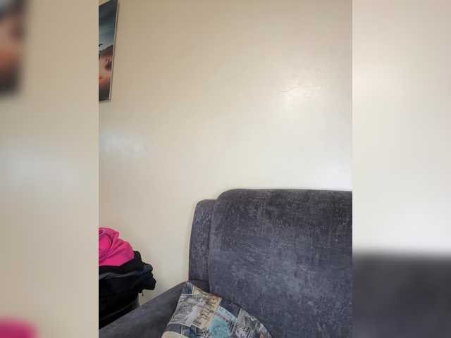 Curvy-maxy9 live cam on BongaCams