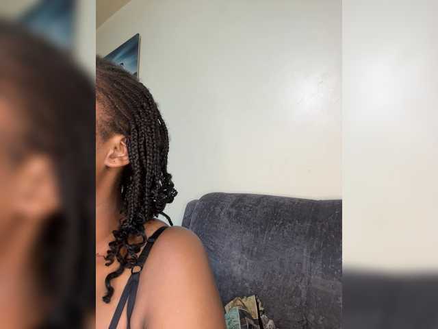 Curvy-maxy9 live cam on BongaCams