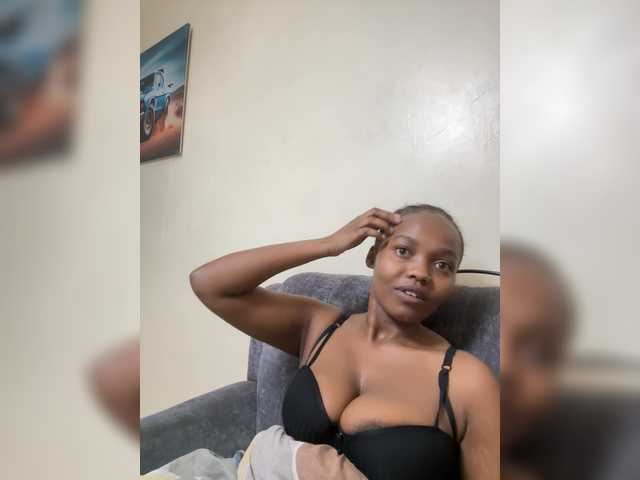 Curvy-maxy9 live cam