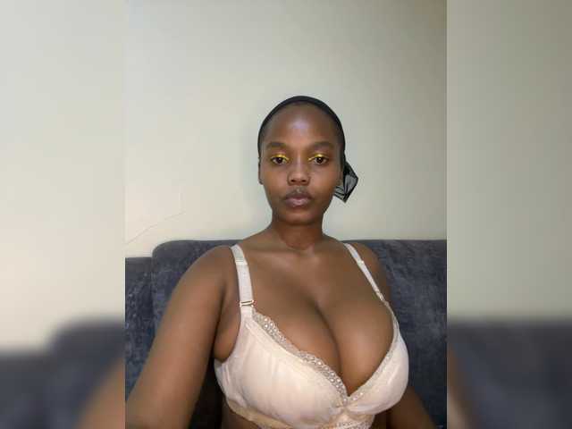 Curvy-maxy9