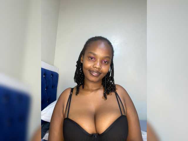 Curvy-maxy9