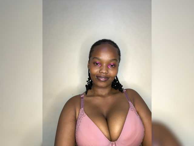 Curvy-maxy9