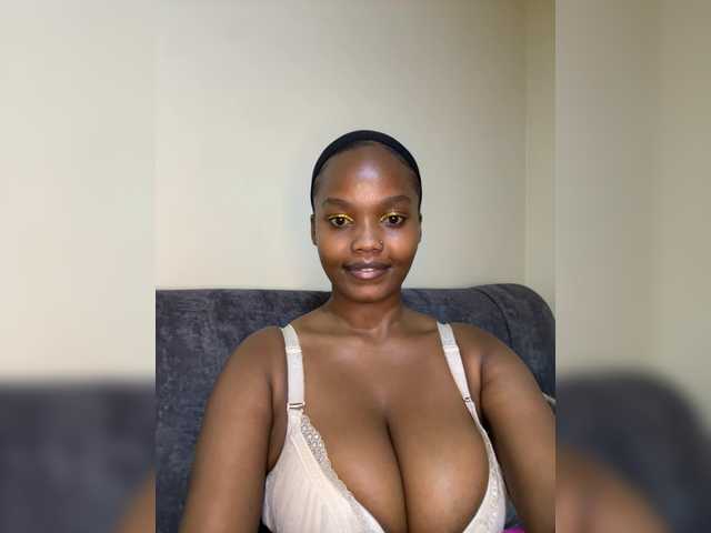 Curvy-maxy9