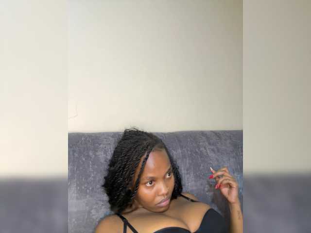 Curvy-maxy9