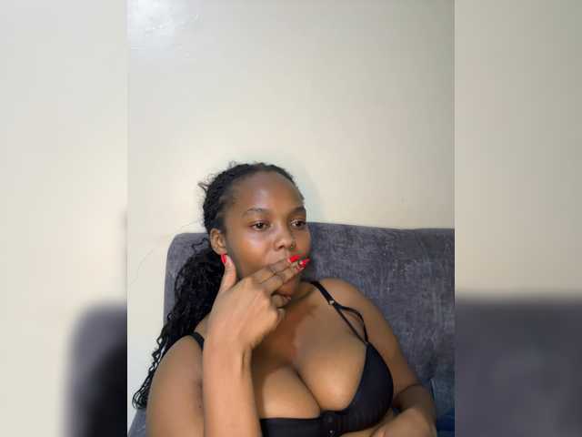 Busty-Princess1