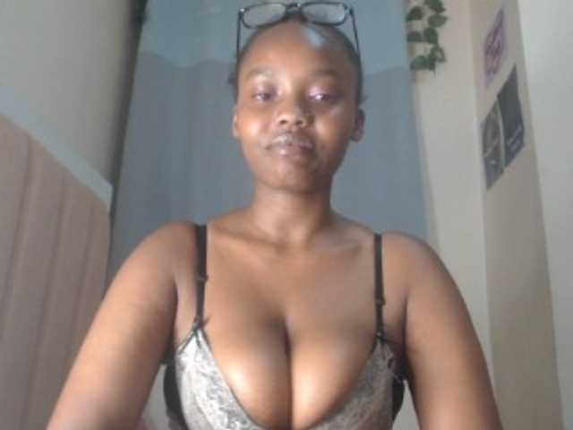 Curvy-maxy9