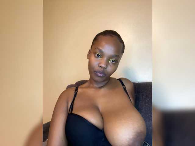 Curvy-maxy9