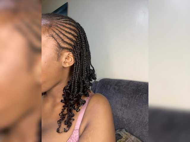 Curvy-maxy9 live cam on BongaCams
