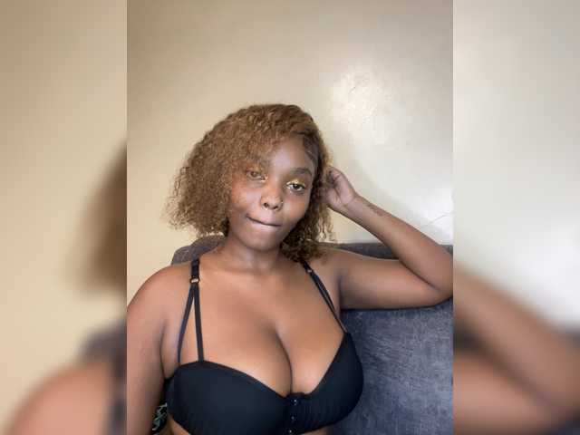 Curvy-maxy9