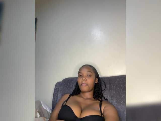 Curvy-maxy9
