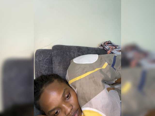 Curvy-maxy9 live cam on BongaCams