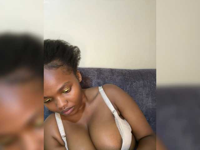 Curvy-maxy9
