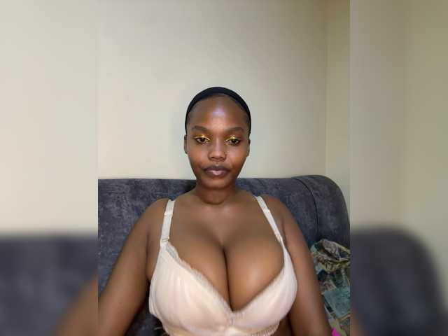 Curvy-maxy9