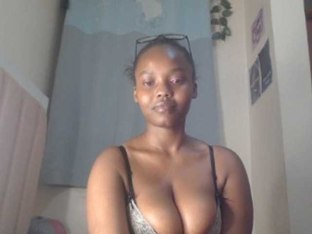 Curvy-maxy9