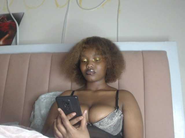 Curvy-maxy9
