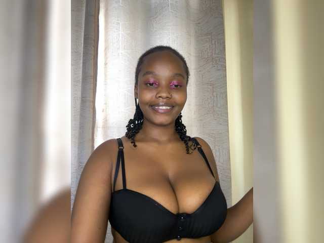 Busty-Princess1