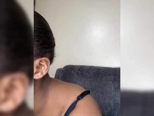 Curvy-maxy9 live cam on BongaCams