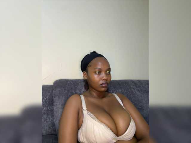 Curvy-maxy9