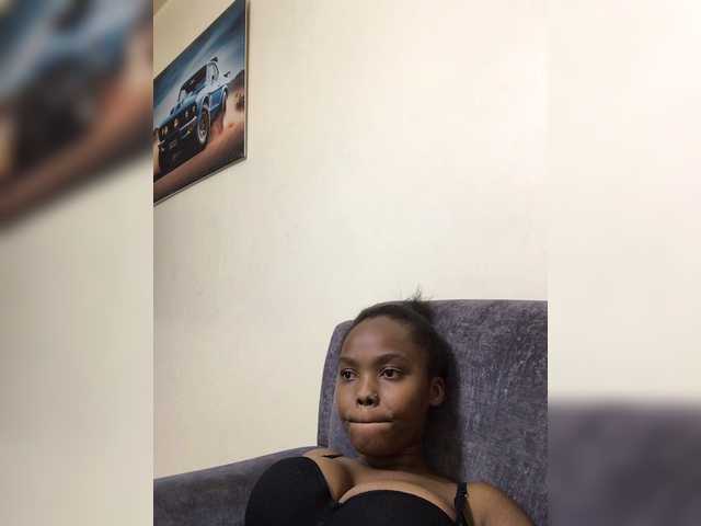 Curvy-maxy9 live cam on BongaCams