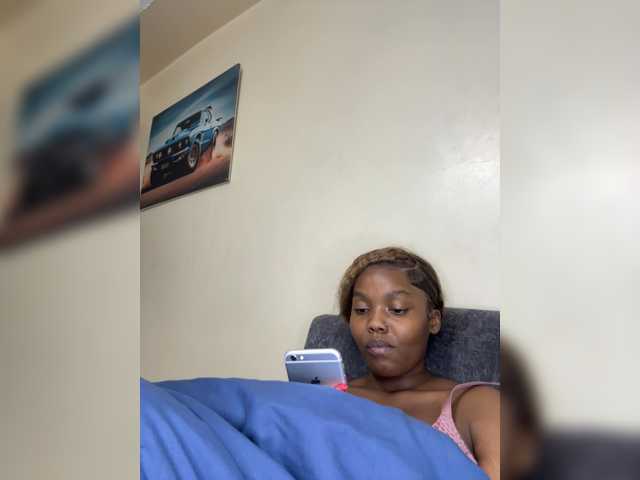 Curvy-maxy9 live cam on BongaCams