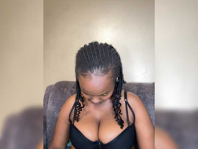 Curvy-maxy9