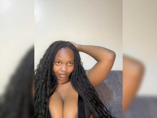Curvy-maxy9