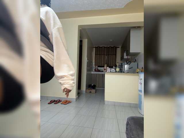 Curvy-maxy9 live cam on BongaCams
