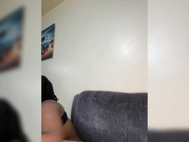 Curvy-maxy9 live cam on BongaCams