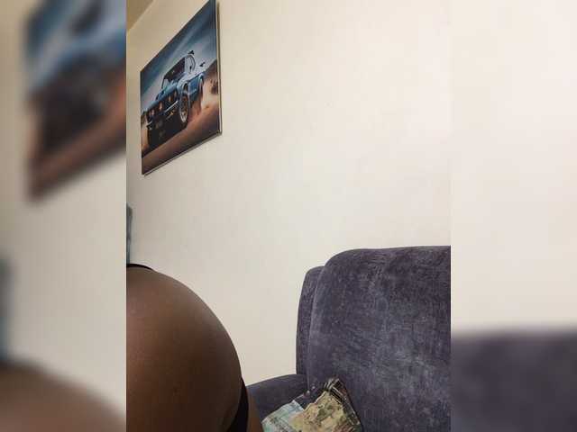 Curvy-maxy9 live cam on BongaCams