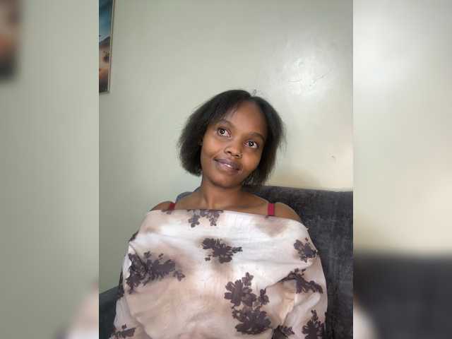 Curvy-maxy9 live cam on BongaCams
