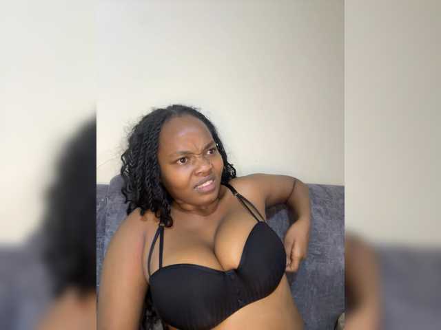 Busty-Princess1
