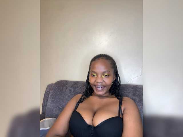 Curvy-maxy9