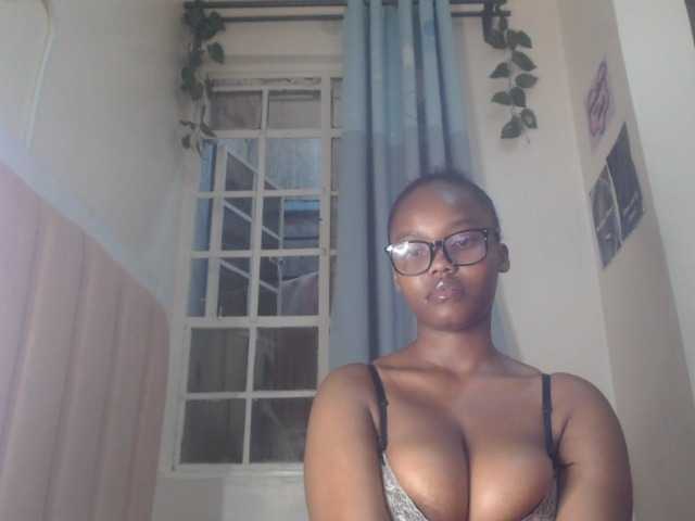 Curvy-maxy9