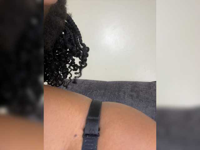 Curvy-maxy9 live cam on BongaCams