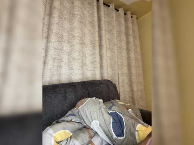 Curvy-maxy9 live cam on BongaCams