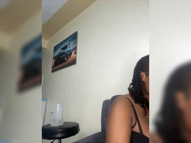 Curvy-maxy9 live cam on BongaCams