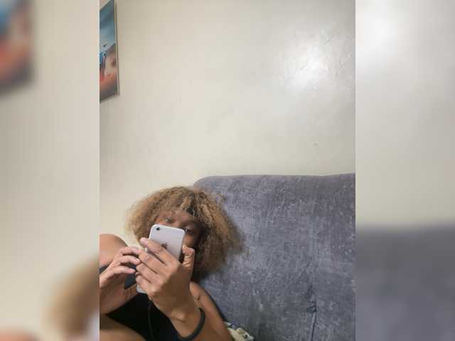 Curvy-maxy9 live cam on BongaCams