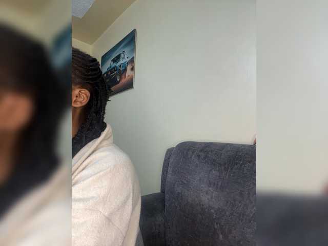 Curvy-maxy9 live cam on BongaCams