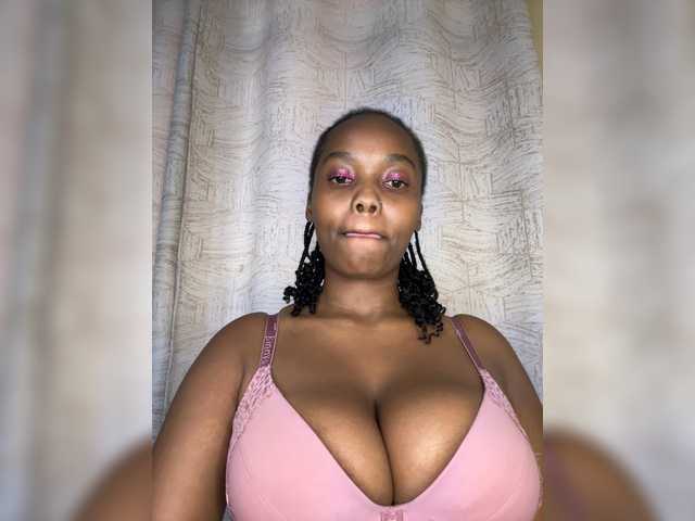 Curvy-maxy9