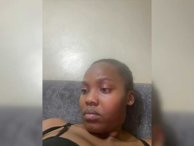 Curvy-maxy9 live cam on BongaCams